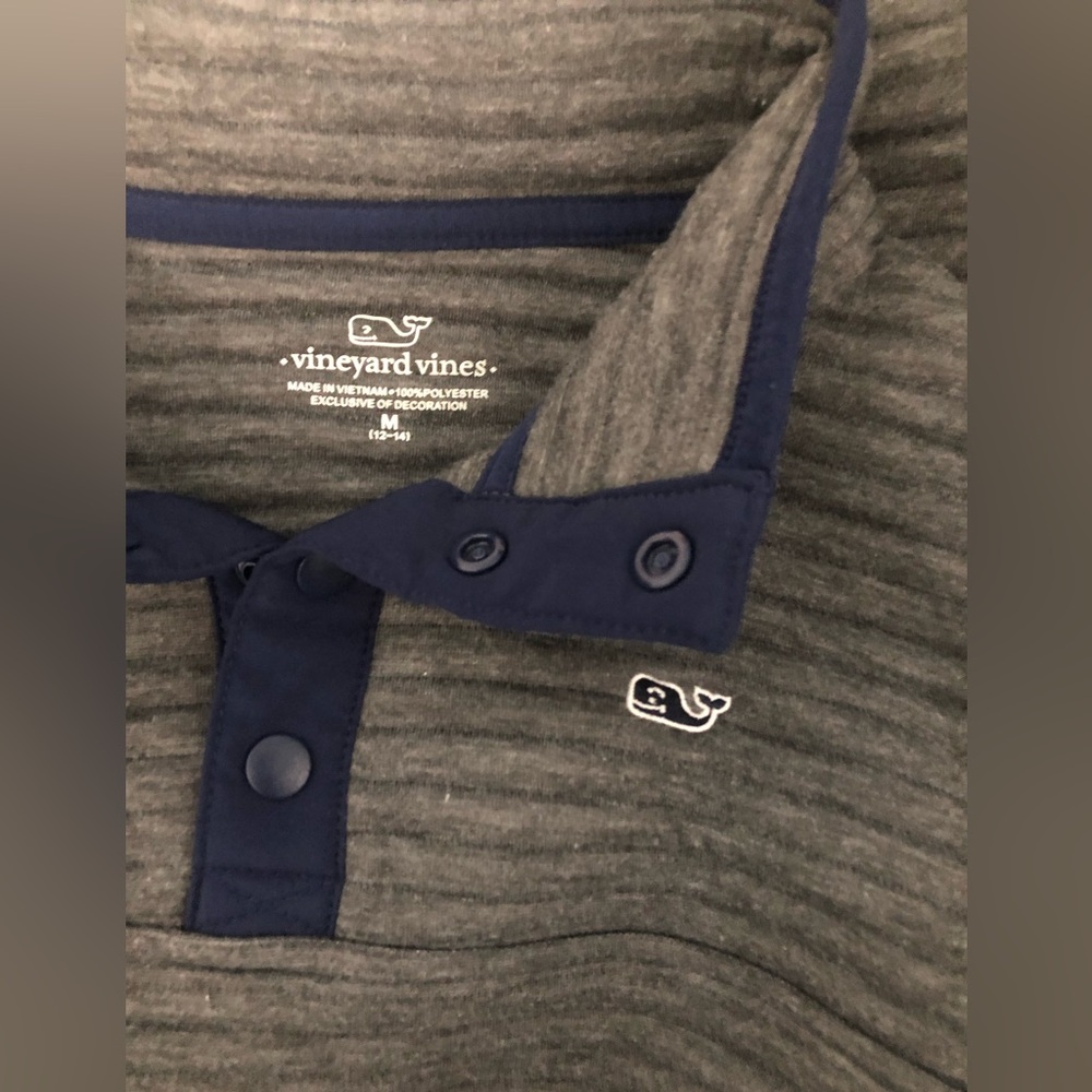Vineyard Vines Charcoal and Navy Top